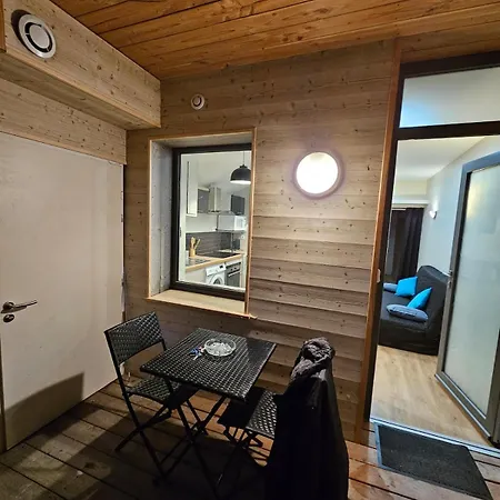 Grand Dans Centre Apartment *